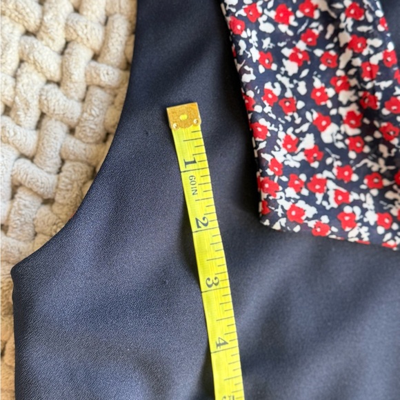 Tahari ASL Navy and Red Floral Side Neck Bow Shift Dress 2 - Picture 15 of 16